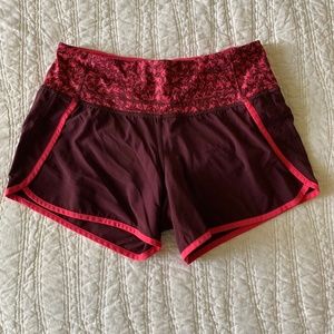 lululemon run times short *4-way stretch - MAROON